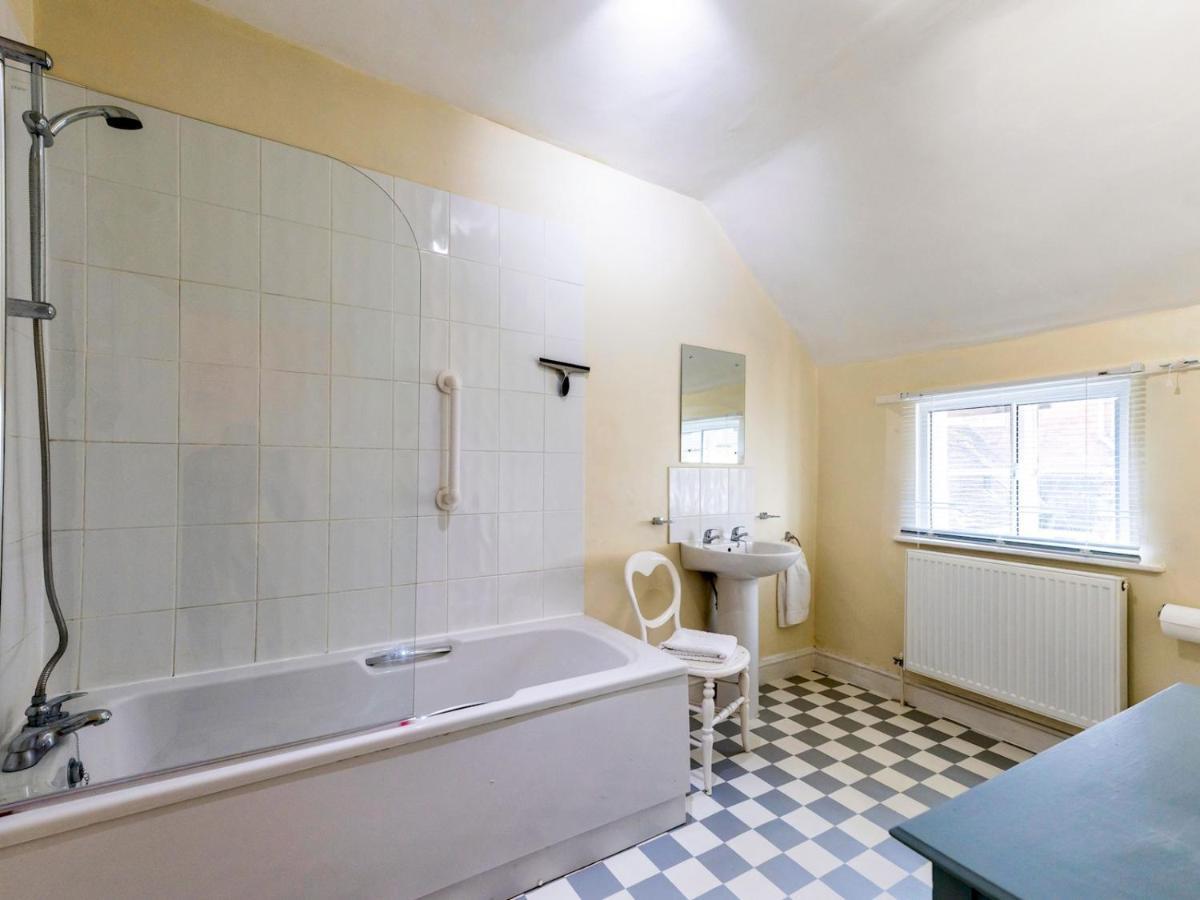 Pass The Keys Cosy 2 Bedroom Victorian Cottage Ludlow Dış mekan fotoğraf